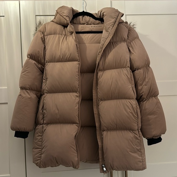 Aritzia Puffer Jacket - Picture 3 of 5